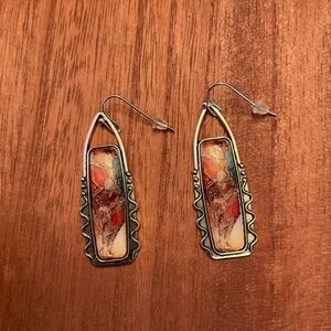 Beautiful pair of Earrings! Brand New!